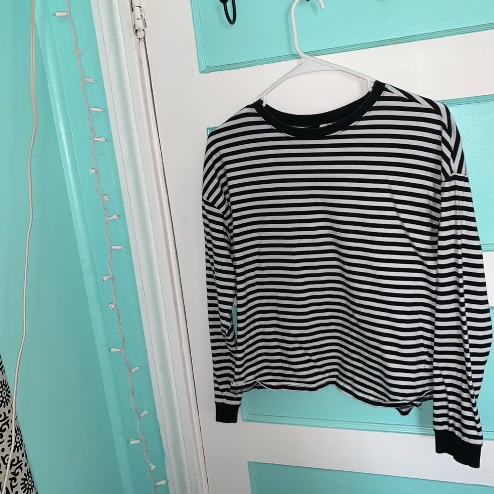 b/w stripped tee